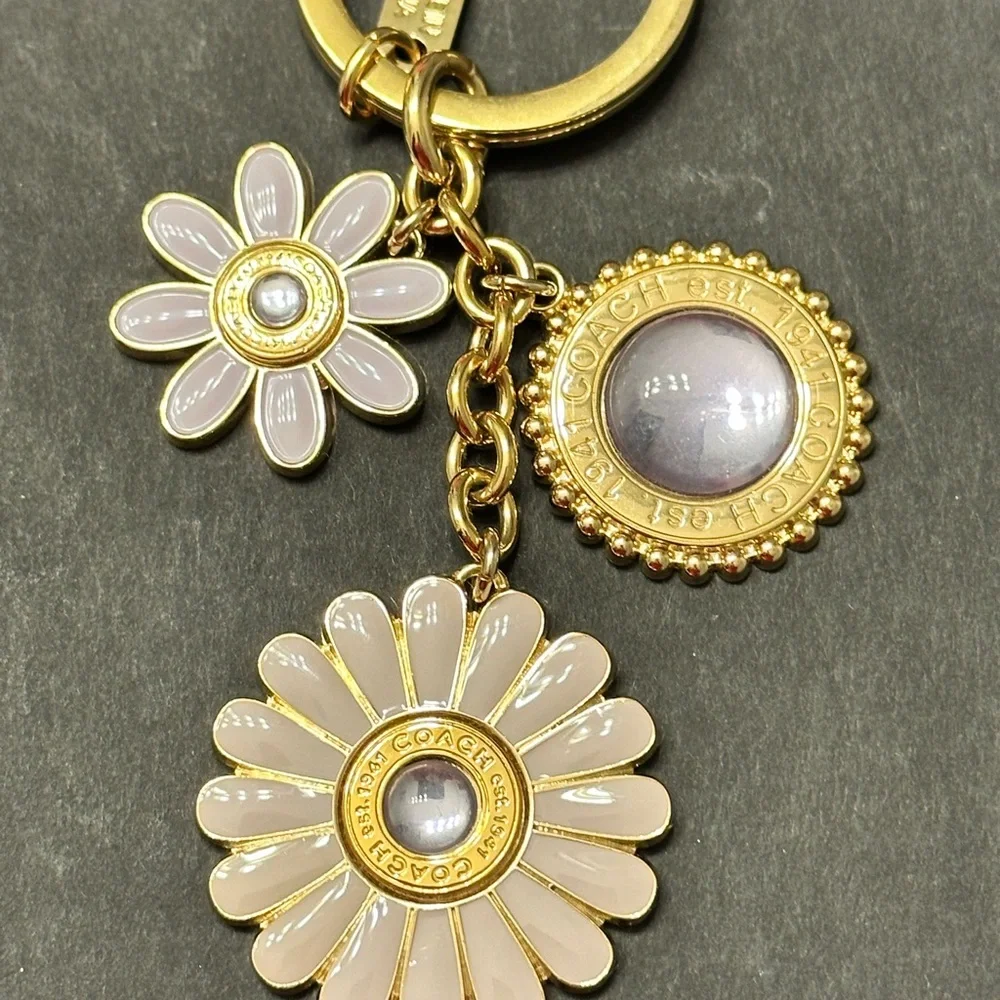 NWOT Coach Daisy Flower Cluster Keychain Bag Charm Gold lavender Enamel Y2K RARE - Picture 2 of 3